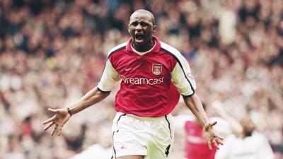 Patrick Vieira - Cầu thủ nhận nhiều thẻ đỏ nhất tại Ngoại Hạng Anh